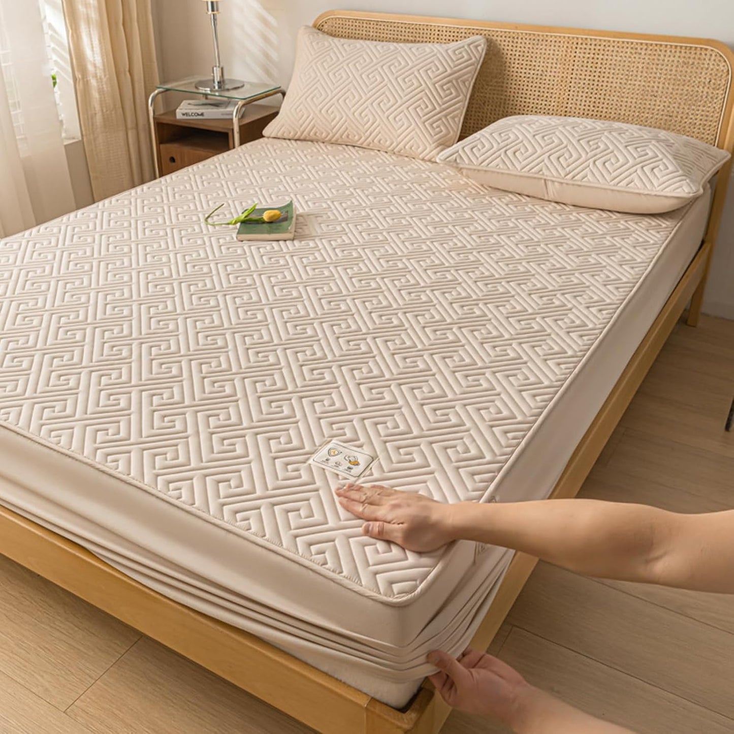 Wasserdichter Matratzenschoner in Queen-Size, atmungsaktive Kühlmatratzenauflage, geräuschlose Topper-Abdeckung, weiche und atmungsaktive Auflage für Zuhause, Schlafzimmer oder Hotel, Pink A 47,24 x 74,8