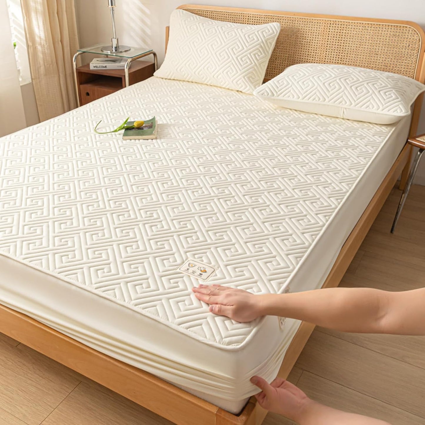Wasserdichter Matratzenschoner in Queen-Size, atmungsaktive Kühlmatratzenauflage, geräuschlose Topper-Abdeckung, weiche und atmungsaktive Auflage für Zuhause, Schlafzimmer oder Hotel, Pink A 47,24 x 74,8
